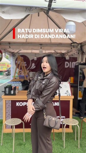 JL on Instagram: "KEMITRAAN DAPOER MPOK RANI RESMI DIBUKA DI SELURUH INDONESIA ‼️ SUDAH HADIR DI BERBAGAI KOTA Pastikan beli dari kemitraan @dapoer_mpokrani 🌤️ 📍 Dandangan, Depan Apotek 39 ⏰ Buka sampai malam TARAWIH PERTAMA 🕛 12.00 – HABIS Menu-nya makin gila 😭👇 ✨ Dimsum Goreng Keju Lumer ✨ Dimsum Rambutan ✨ Dimsum Kuah Creamy ✨ Dimsum Kuah Tomyam ✨ Dimsum Fire 🌶️🔥 Lagi dandangan ke Kudus WAJIB MAMPIR‼️ Dimsumnya gede, rame topping, dan nagih 🤍 Jangan sampai kehabisan yaa 👀 #DandanganK