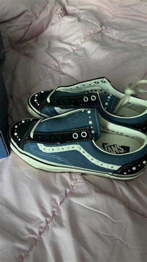 Pearlized Vans Sneakers: How to Style & Care Pearlized Shoes