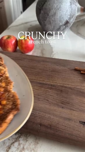 hannah kling on Instagram: "WARNING: once you try crunchy French toast, regular French toast is ruined forever. this french toast is so dang good. perfectly buttery, crunchy and just melt in your mouth delicious. perfect for any holiday brunch you have coming up OR if you just want to make breakfast feel a little extra special. COMMENT RECIPE and i’ll DM you the full details. or you can visit my site www.lovelydelites.com SAVE THIS ONE, TAG ME WHEN YOU TRY IT! French Toast Base 6 thick slices br