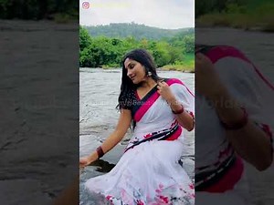 141: Beautiful bhabhi in a hot wet saree