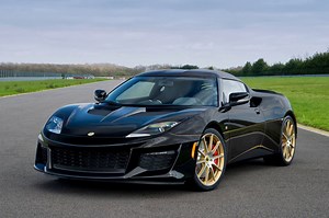 Lotus Evora Sport 410 GP Edition gets JPS makeover