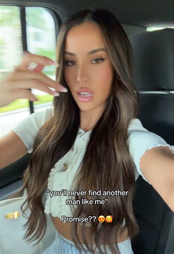 Evelyn Rubio y el Efecto Hehehe: Memes y Más