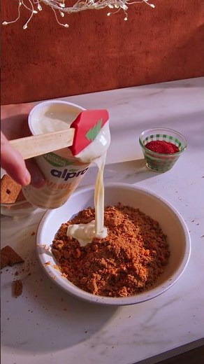 Making little moments of cozy deliciousness with Alpro greek style vanilla flavour. ❄️