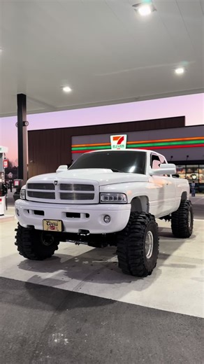 𝓂𝒶𝓉𝓉𝒽𝑒𝓌 (@cleanest5.9)’s video of 2nd Gen Cummins