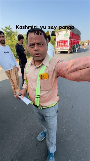 Sʜɘzʋ💫 on Instagram: "Driver Ekta Zindabad ✊ #viral #trending #reels #instagood #explore reelsinstagram reelskarofeelskaro reelsitfeelit shezuvlogs"