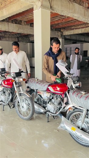 Celebrating Success at Sharif Honda Center Banu