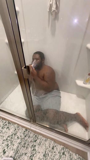 26K views · 78 reactions | Royal is side eyeing Wavey heavy right now because something is NOT adding up 類 Wavey is laid out like he in the worst pain of his LIFE but Royal is convinced he might be doing a little too much for attention 廊 Is he REALLY hurting or is he putting on a whole performance Only Wavey knows the TRUTH #RoyalandWavey | Royalandwavey | Facebook