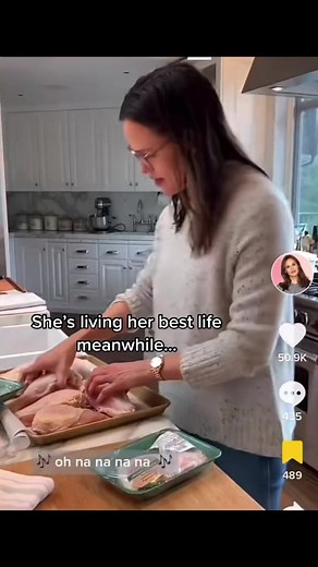 I know she’s not missing Ben at all 😂 #greenscreenvideo #GetCrackin #grammys #grammy #grammys2023 #grammyawards #benaffleck #jenniferlopez #jennifergarner #jenandben #bennifer #argument | Jennifer Lopez Love