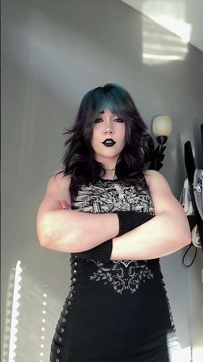 Gothic Fit + Big Arms💪 #gothic #gothicgirl #gym #gymgirl #gymlife #flex #muscle #goth #gothgirl