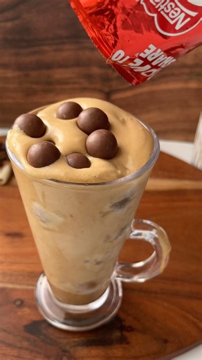 Adding Vanilla Whipping powder to make coffee taste like cafe | Kit kat pops | #coffee #frothycoffee