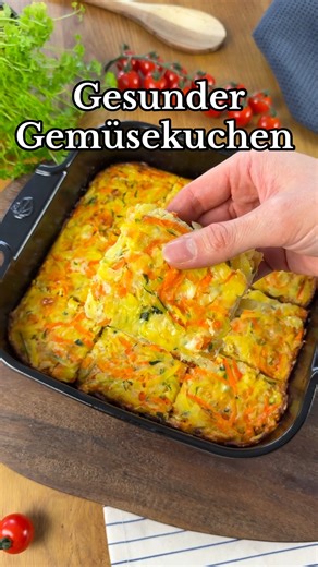 Gemüsekuchen mit Käse – einfach, gesund und lecker 🧀🥕🥒 Zum Rezept 👉 https://www.foodwerk-blog.de/gesunder-gemuesekuchen-mit-kaese/ Alle Rezepte findest du auf meinem Blog 🌍 www.foodwerk-blog.de 🎉 Mein erstes Kochbuch ist da! 🎉 📚 80 Lieblingsrezepte – einfach, gelingssicher und voller Geschmack. ✨ Limitiert – nur solange der Vorrat reicht! 🛒 Nur im Online-Shop erhältlich: 👉 www.foodwerk.shop 📖 Hol dir dieses traumhafte Buch direkt nach Hause! | foodwerk.de