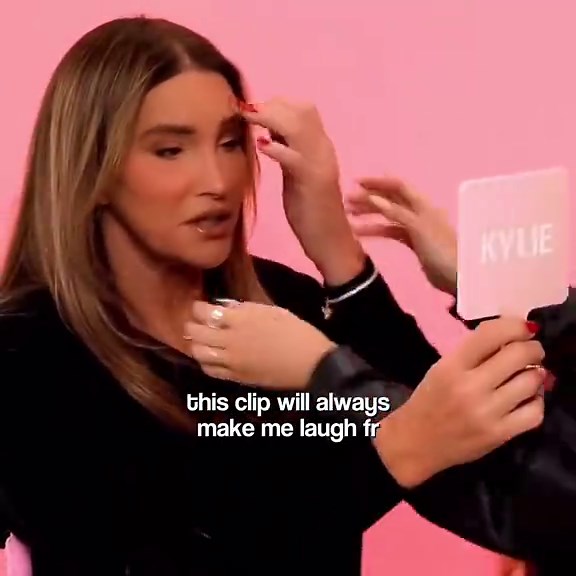 the way she got scared of herself😭😭 #caitlynjenner #kyliejenner | Caitlyn Jenner