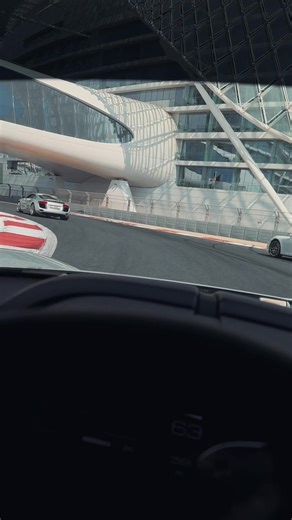‏🏎️