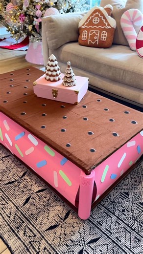 RAVEN ELYSE on Instagram: "Genius?? Or just silly? Maybe both? 🤔😅🎄🍦 #DIYChristmasDecor #CandylandChristmas #RavenElyseChristmas"