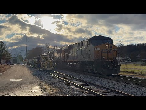 CSX 5332 leads M520 at Horse Cave