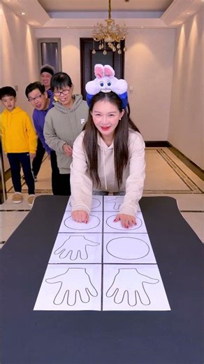 This hand-eye challenge is too difficult! Can you succeed? #Funny #PartyGames #FamilyChallenge