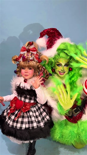 Transformación Navideña: Grinch y Cindy Lou en Acción