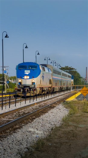 33K views · 945 reactions | Amtrak "Hiawatha Service" train No. 332...