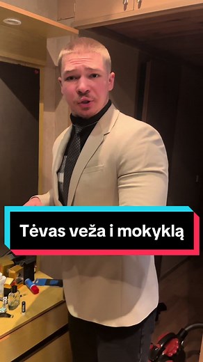 Kuprinė pamiršta, o kelionė į mokyklą tęsiasi