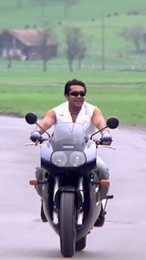 Sun Music on Instagram: "Nadai udai baavanai maatri vaithaai😍 #SunMusic #HitSongs #Kollywood #Tamil #Songs #Music #NonStopHit #HarrisJayaraj #Suriya #Dhanush #YuvanShankarRaja"