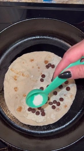 My favorite DIY KETO dessert that I had while losing 70 pounds! #keto #ketodiet #ketofriendly #dessert #chocolatelover #carbs #weightloss #weightlossmotivation #weightlosstips #foodie #food #cookingathome #cooking | Kristen Donathan