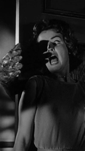 Classic Horror Scream Scene | House on Haunted Hill (1959)