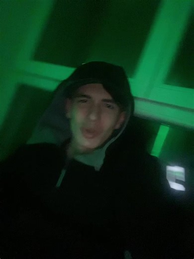 Vidéos de ꪜƆ𝑭|𝟑𝟒𝐤𝟔𝟗🖤🎸 (@vcf34k69) avec Slide - Bosh