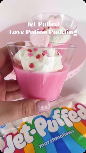 Jet-Puffed Marshmallows ® | Fall in love with this easy Valentine’s Day recipe 💘 This simple dessert will leave you wanting more! Ingredients 1 Bag of Jet-Puffed... | Instagram