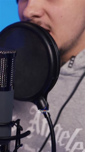 IDJ Pepsi Show on Instagram: "Kako je nastala Kotlajina pesma 𝐁𝐔𝐁𝐁𝐋𝐄 𝐆𝐔𝐌! 💚 @kotlajastrahinja KIDANJEE! ⚡ #Kotlaja #IDJPepsiShow #IDJShow"