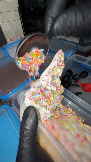 Making one of our most REQUESTED cakes😍 | JJs