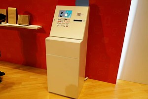 メルカリで売れた商品を投函する「メルカリポスト」。自動採寸の次世代型も