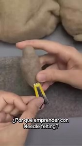 Aprende la técnica needle felting y crea figuras de animales con lana Con nuestro curso online aprenderás paso a paso y desde cero Más información en el link de mi perfil 📲 #vellonagujado #fieltroagujado #fieltradoconaguja #lana #manualidadescreativas #aprendeyemprende #emprendeencasa #ideasdeemprendimiento #ingresosextras #emprendedoreslatinos | Felting Love