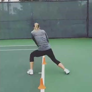 Sharapova's Movement Drill with medicine ball