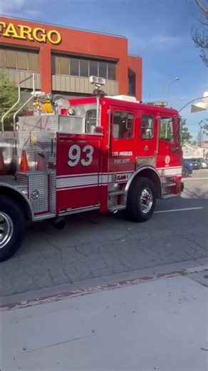 Los angeles fire department Engine 293 and Truck 93 on scene of medical call #lafd #firedepartment