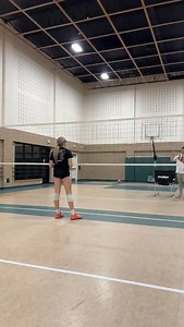 The ability to consistently and effectively hit overpasses is such an under practiced skill 😩 Facing the opponent to overpass should be a free point — yet poor execution often turns these gifts into embarrassing errors 😳 Be like Giada Schrementi (2026 Middle | SPVB/North Central College) and get your overpasses right 👏 Things like these are the small things that make a big difference 💪 ATHLETE: @giadaschrementi TRAINER: @noahfrandall LOCATION: TVI Joliet | @tviillinois For more volleyball ti