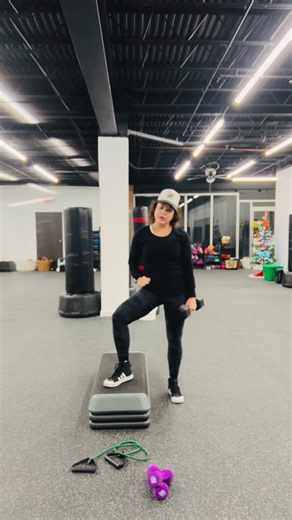 Natalie Raitano on Instagram: "SWC. Secret Weights Club!!! 6 circuits for upper, lower and core! Each circuits are 3 mins each with a 45 second weighted cardio in between. Any level can come to this class and it can be done virtually!! It’s slow and gives you an opportunity to work on your form and LIFT HEAVIER!!! It’s a full body workout with hyper focus on building strength. We do this every Monday at 5:30pm w/Nat (me) and Thursday 6am w/ @embrowder. You will get a great sweat and sculpt in. S