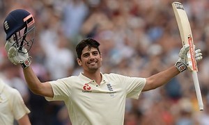 Alastair Cook breaks 45-year record for a batsman carrying his bat through a Test innings