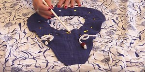 She Sews This Piece Of Fabric To Gauze And Finishes Up  A Cool Summer Item You Need!