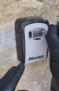 Just a thin sliver of stainless and a gentle touch and these are easily decoded, for obvious reasons I'm not going to explain more Note to those than already own this lock box, there is nothing in this video that will compromise your security more than it already has been by this product, those that could fix this (Masterlock) and those that would use this illegally (criminals) already know this information. You now know also, if you rely on this product for your security then you should replace