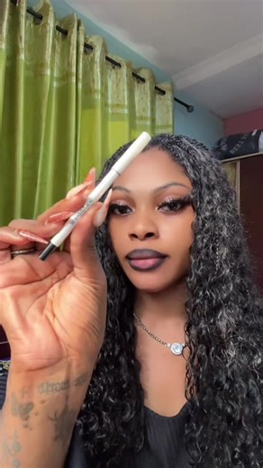 Pigmented Lip Liner for Perfect Lip Combo