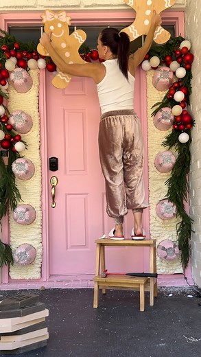 LIFE SIZE GINGERBREAD HOUSE | Part Five #diychristmas #gingerbreadhouse #holidaydecor #mrsclausbakery #christmasdecor | Kristyn Cole