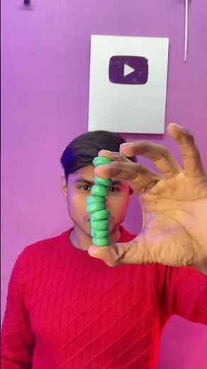 Eating 20 chewing Gums at Once