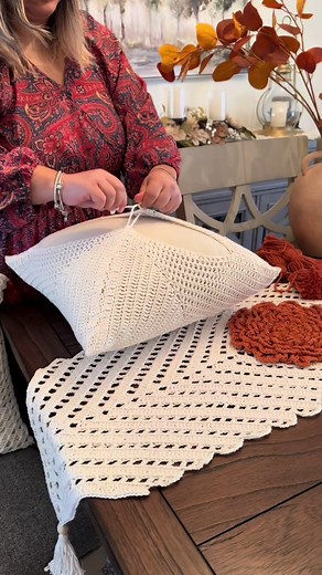 3D pillow #crochet #crochettutorials #pillowcase #pillow #örgümodelleri #örgümodelleri #CapCut