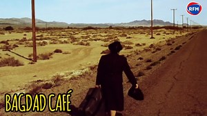[#Remember] 🎬 « Calling You » est la chanson originale du film BAGDAD CAFÉ ! 🎶 📌 Sorti le 20 Avril 1988 sur les écrans français, ce film raconte l’histoire d’une rencontre improbable entre deux femmes que tout oppose et qui vont finir par se lier d’une profonde amitié. 🥰 #RFMMatin | RFM - Le Meilleur Des Reveils