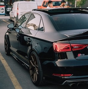 How to Remove Cloudy Haze from Black Car Paint.