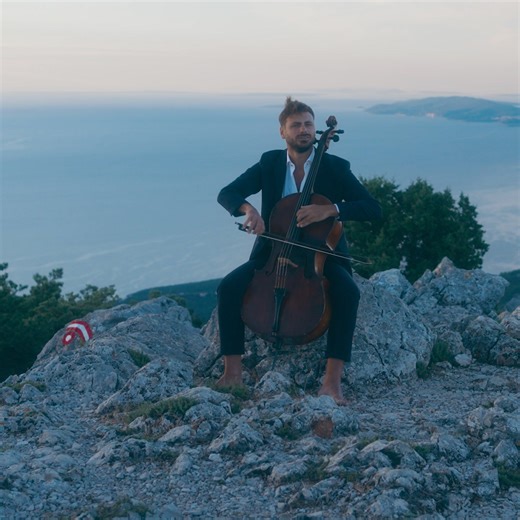 The beautiful new video for HAUSER's “Serenade” is out now 🎻✨ Watch the full video below: https://hauser.lnk.to/classic2/youtube | Sony Masterworks