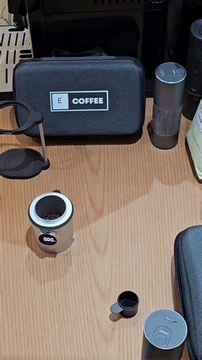 ECOFFEE Portable Electric Espresso Machine – cera Enjoy Barista-Quality Coffee Anywhere! If you love espresso cera but hate waiting in line or dealing with bulky machines, the ECOFFEE Portable Electric Espresso Machine cera is your perfect travel companion. Designed for coffee lovers on the go, this compact and self-heating espresso maker delivers rich, flavorful espresso anytime, anywhere—whether you’re at home, in the office, camping, or traveling. 🌟 Key Features ☕ Compact & Portable Design ✔