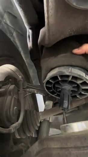 Range Rover air suspension problem find out now eft rear