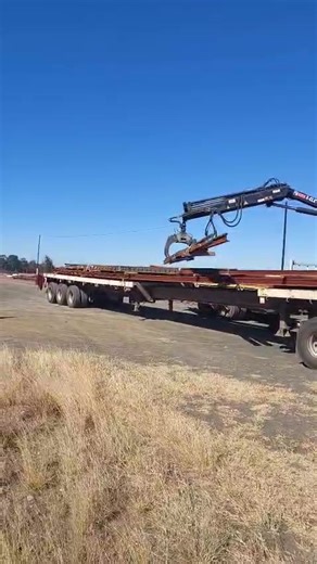 Offloading Railway tracks #driving #trucking #safetyfirst | Traffic Updates