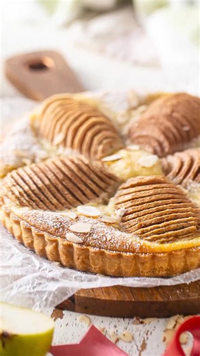 An absolute classic- this French pear tart is perfectly seasonal and sure to impress! Melt in your mouth tender, buttery, and so delicate with a shortbread crust, almond frangipane filling, and sweet sliced pears. Best part is it’s really a snap to make! Comment “send” and I’ll shoot the recipe right to your DM’s or email 👍 https://bakingamoment.com/pear-tart/ | Baking a Moment